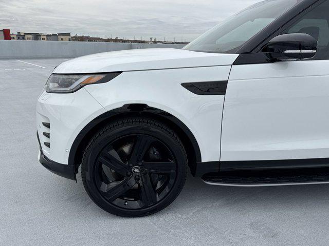 new 2025 Land Rover Discovery car, priced at $80,525