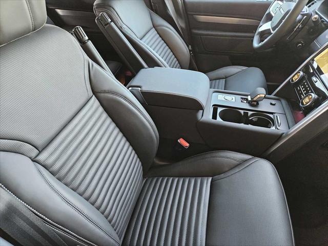 new 2025 Land Rover Discovery car, priced at $76,018