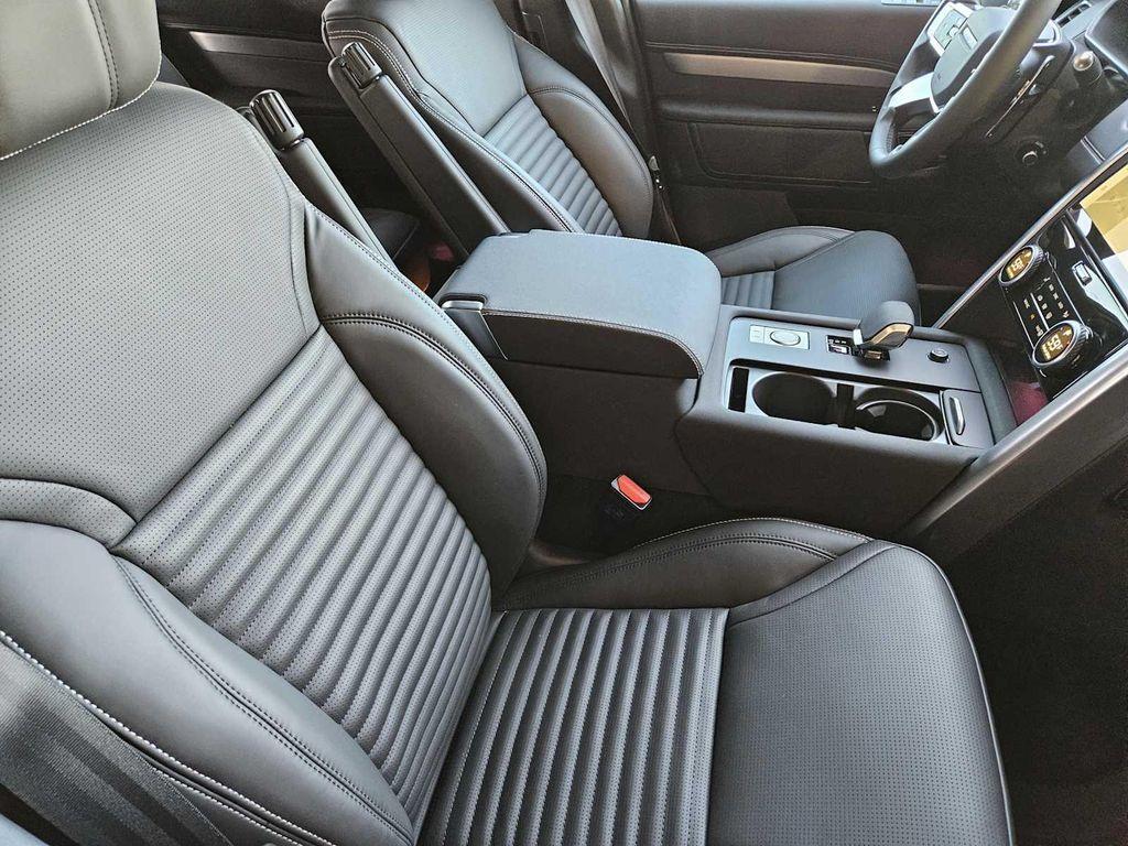 new 2025 Land Rover Discovery car, priced at $76,018