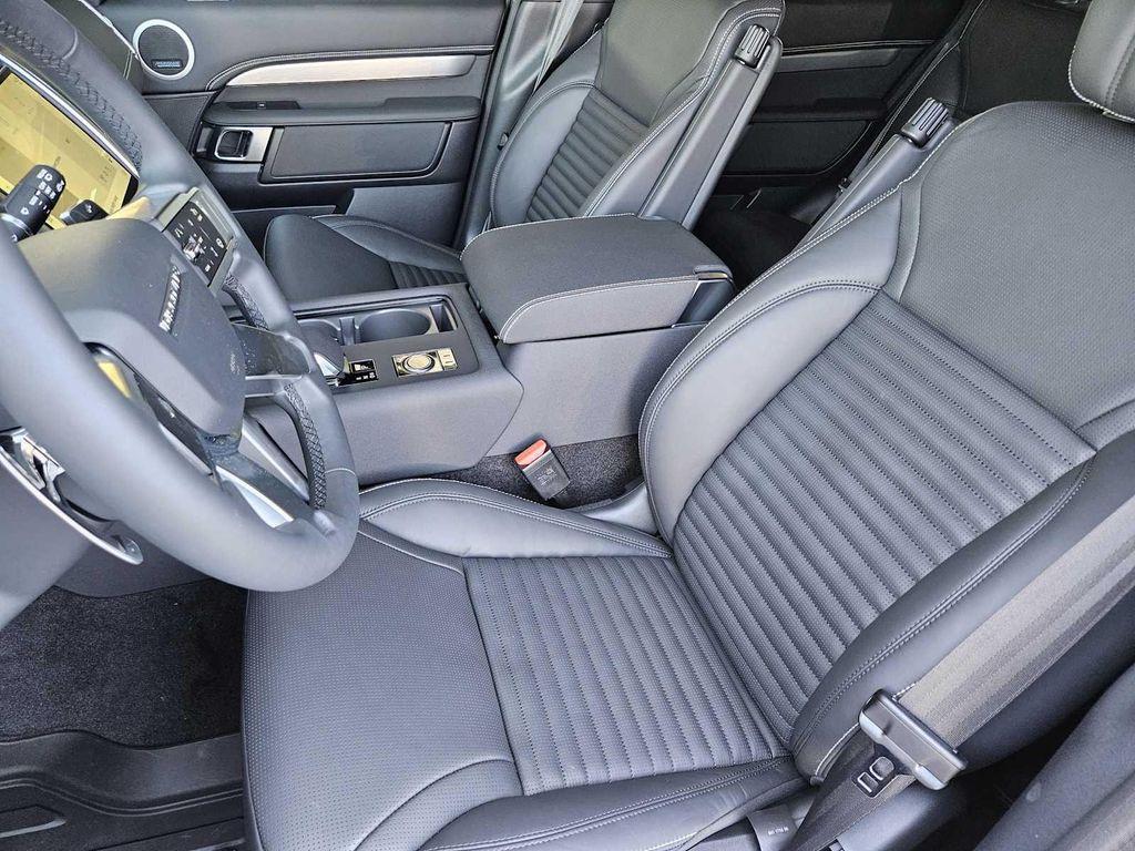 new 2025 Land Rover Discovery car, priced at $76,018