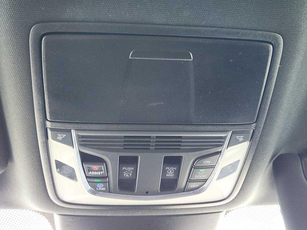 used 2022 Acura MDX car, priced at $38,990