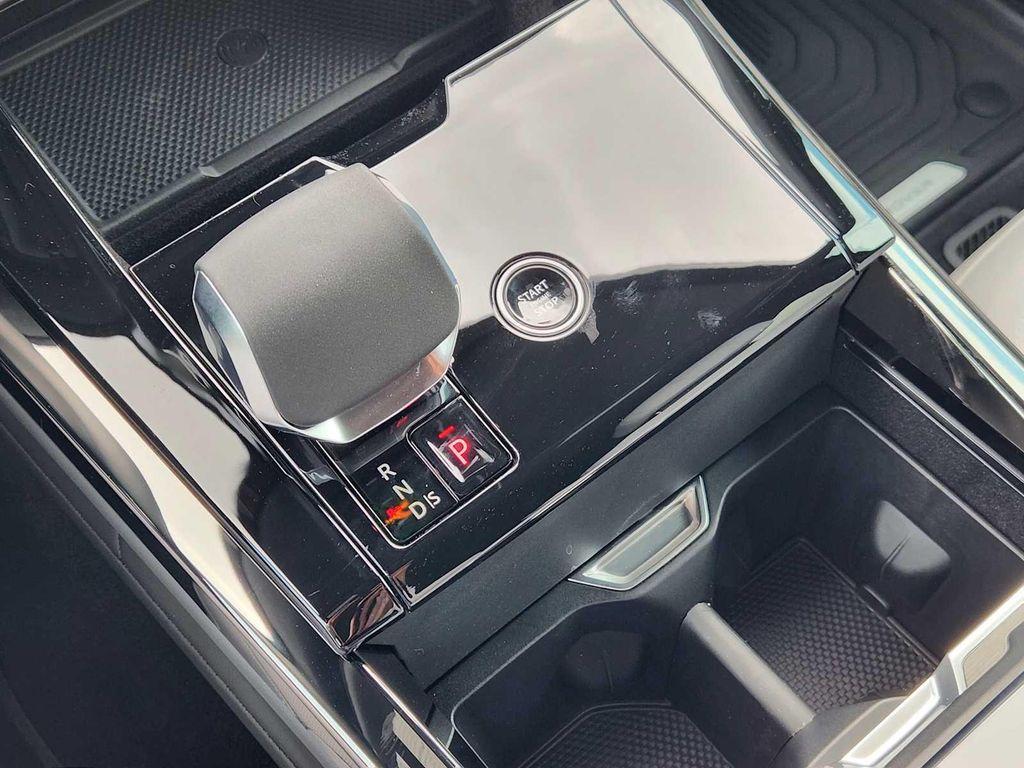 new 2025 Land Rover Range Rover Sport car, priced at $93,320