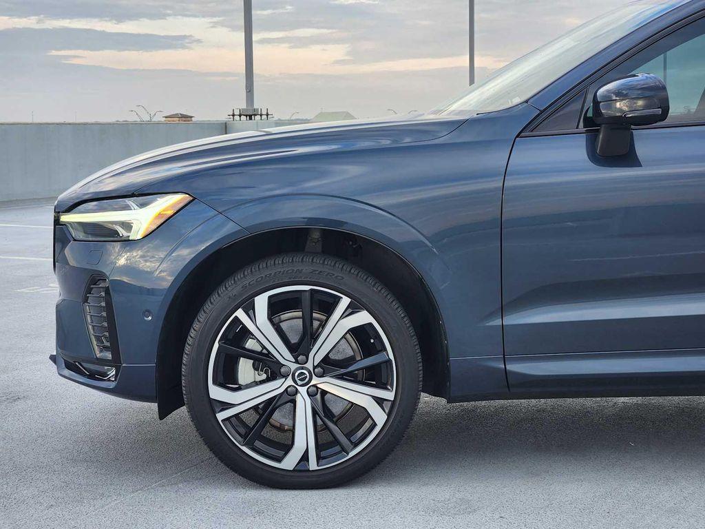 used 2022 Volvo XC60 car, priced at $35,990