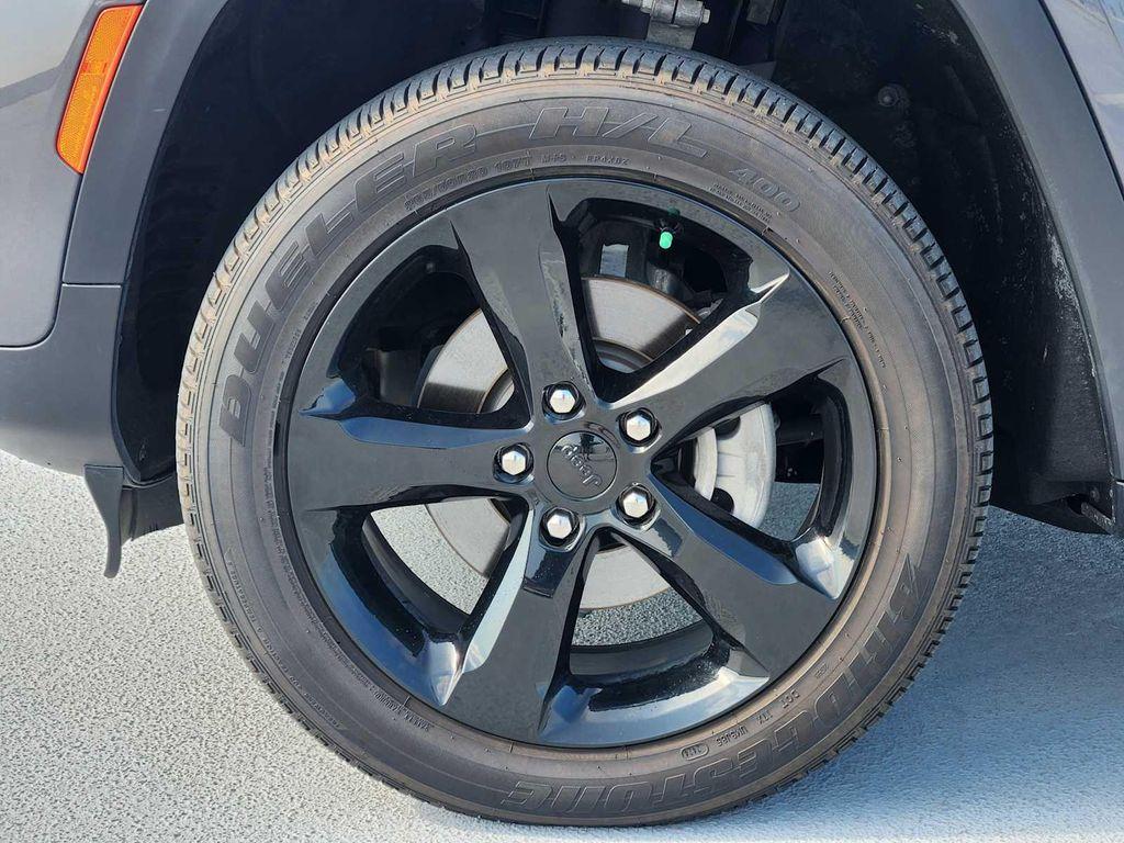 used 2024 Jeep Grand Cherokee car, priced at $37,990