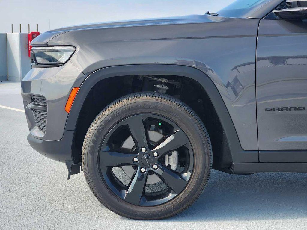 used 2024 Jeep Grand Cherokee car, priced at $37,990