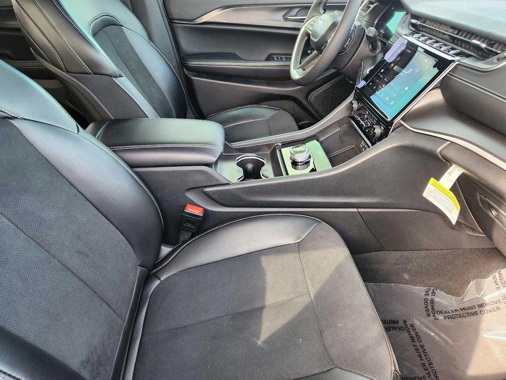 used 2024 Jeep Grand Cherokee car, priced at $37,990