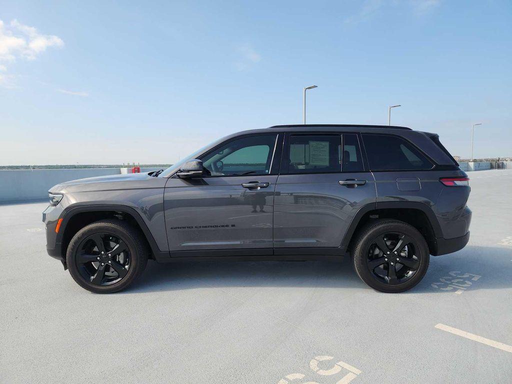used 2024 Jeep Grand Cherokee car, priced at $37,990