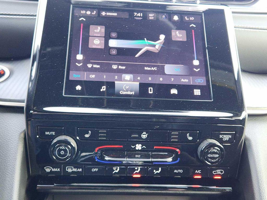 used 2024 Jeep Grand Cherokee car, priced at $37,990