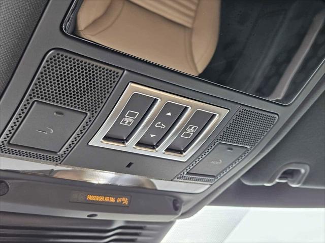 new 2025 Land Rover Discovery car, priced at $80,525