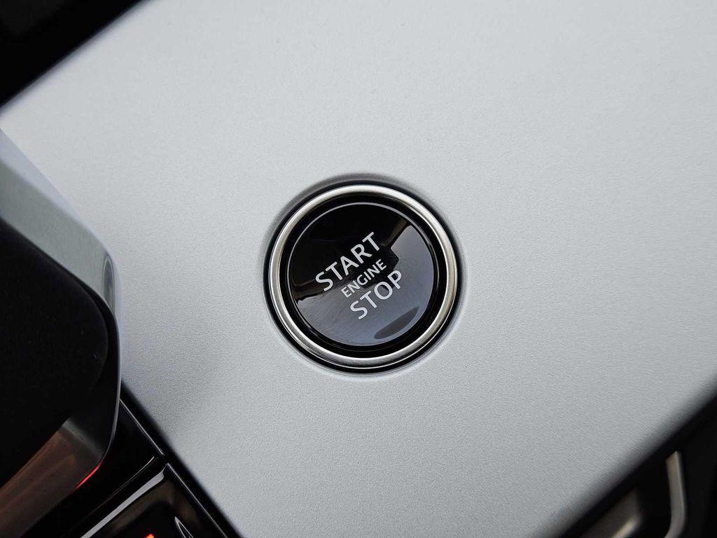 new 2025 Land Rover Range Rover car, priced at $160,455