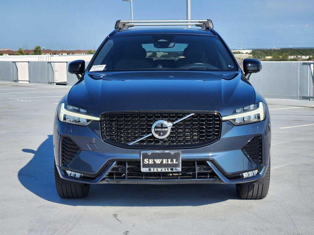 used 2022 Volvo XC60 car, priced at $37,990