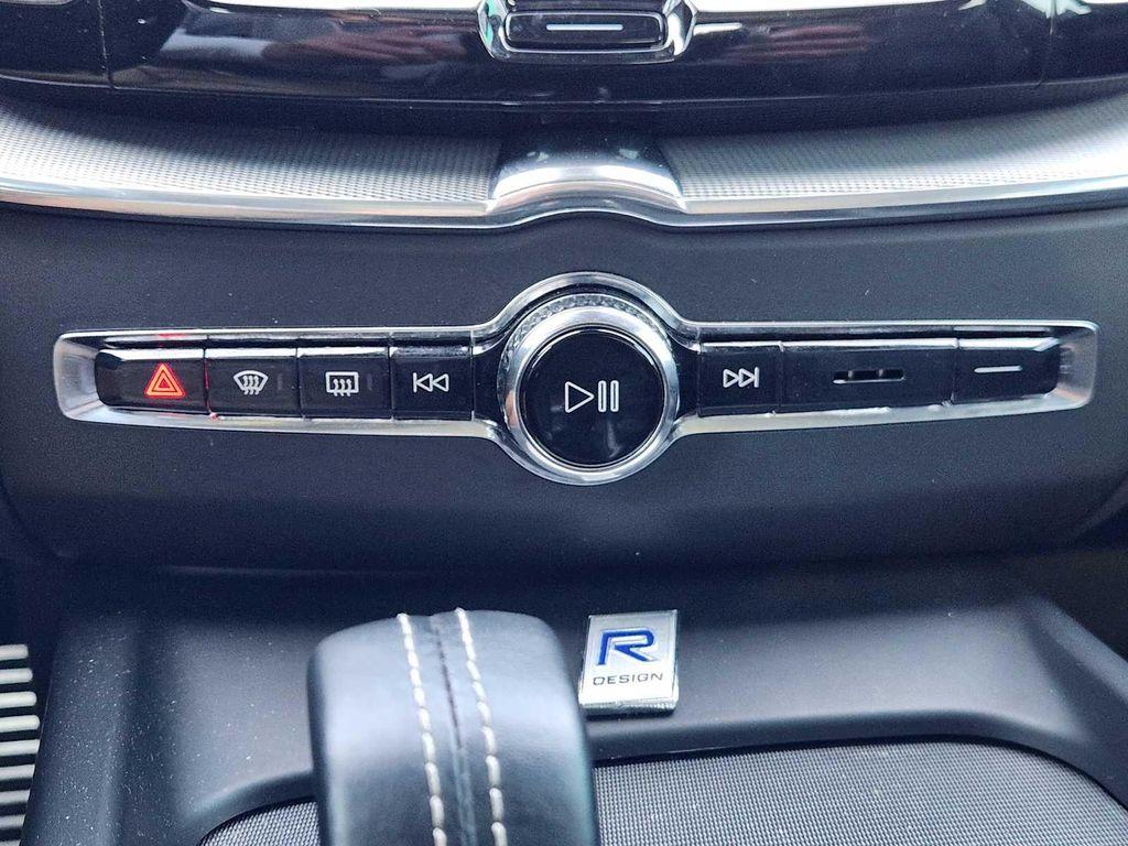 used 2022 Volvo XC60 car, priced at $37,990