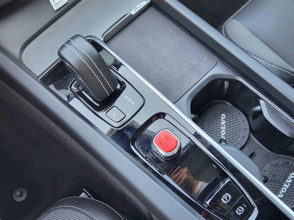 used 2022 Volvo XC60 car, priced at $37,990