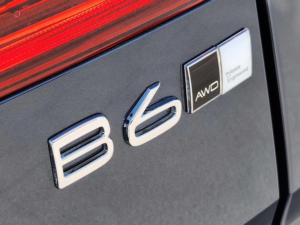 used 2022 Volvo XC60 car, priced at $37,990