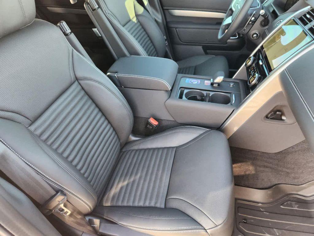 new 2025 Land Rover Discovery car, priced at $83,968