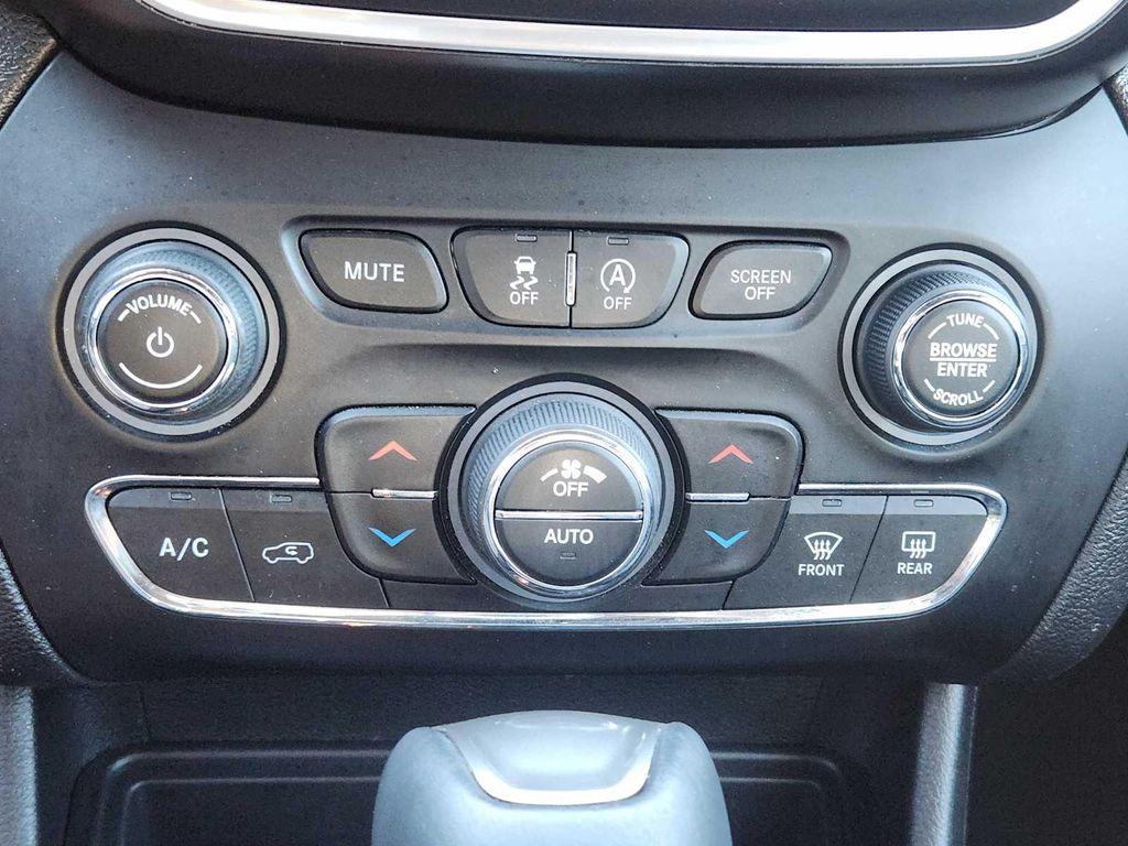 used 2021 Jeep Cherokee car, priced at $17,990