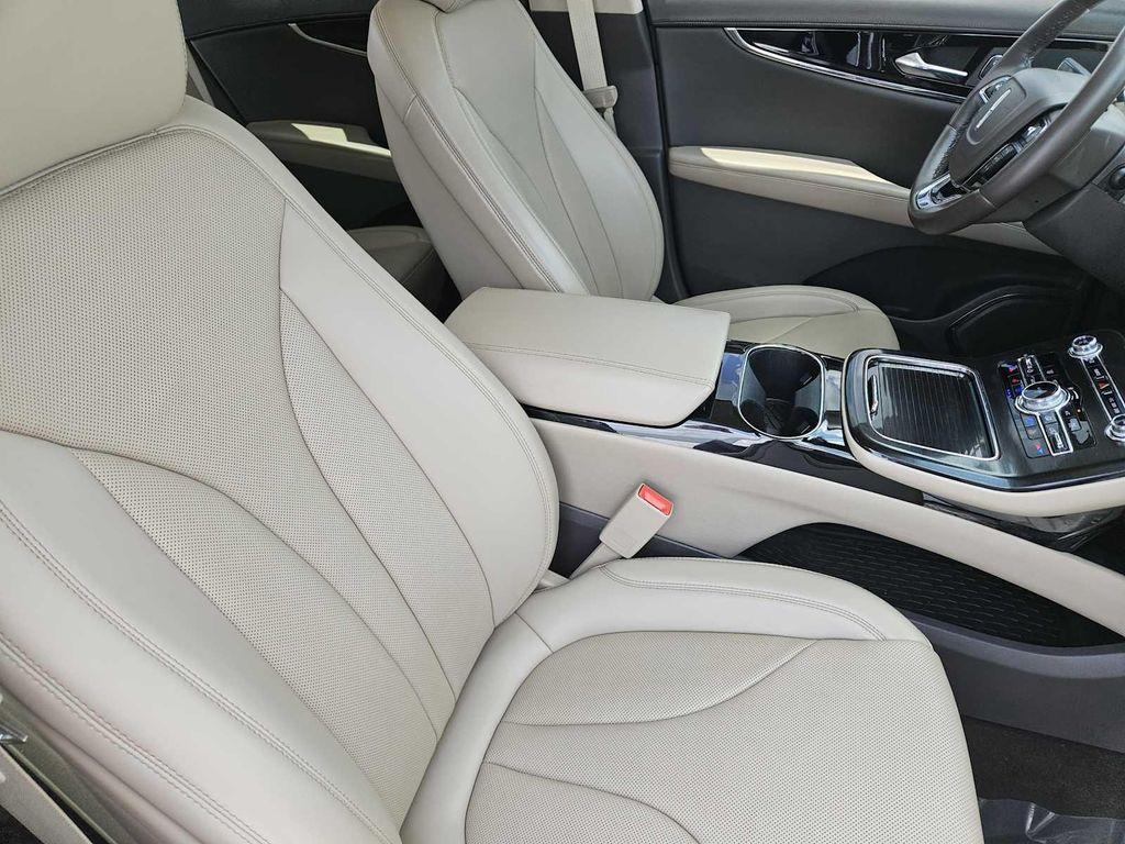 used 2022 Lincoln Nautilus car, priced at $26,990