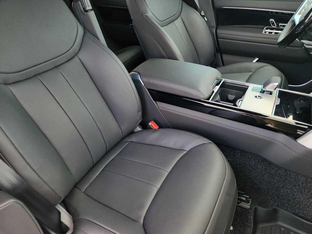 new 2025 Land Rover Range Rover car, priced at $129,405