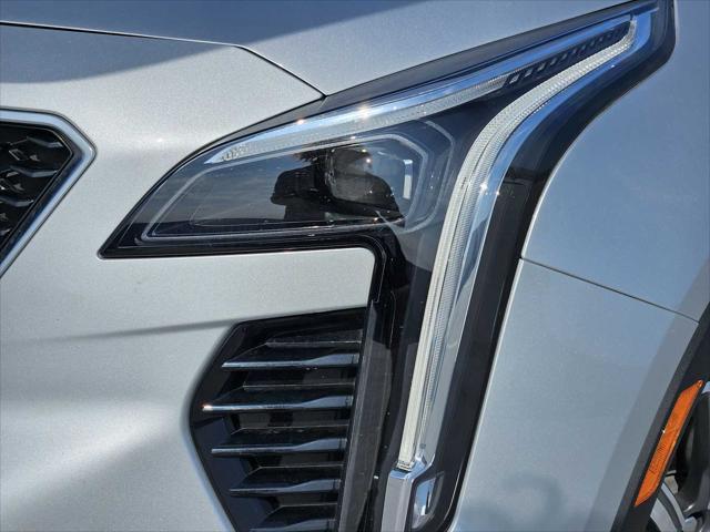 used 2022 Cadillac XT4 car, priced at $31,990