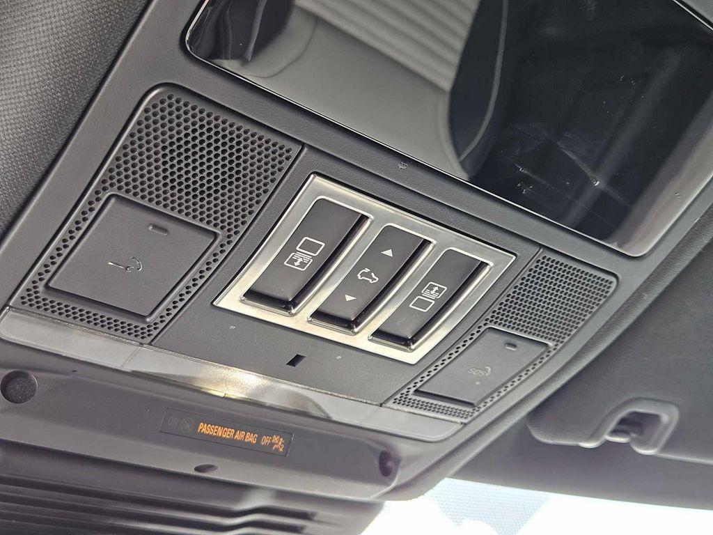 used 2024 Land Rover Discovery car, priced at $58,990