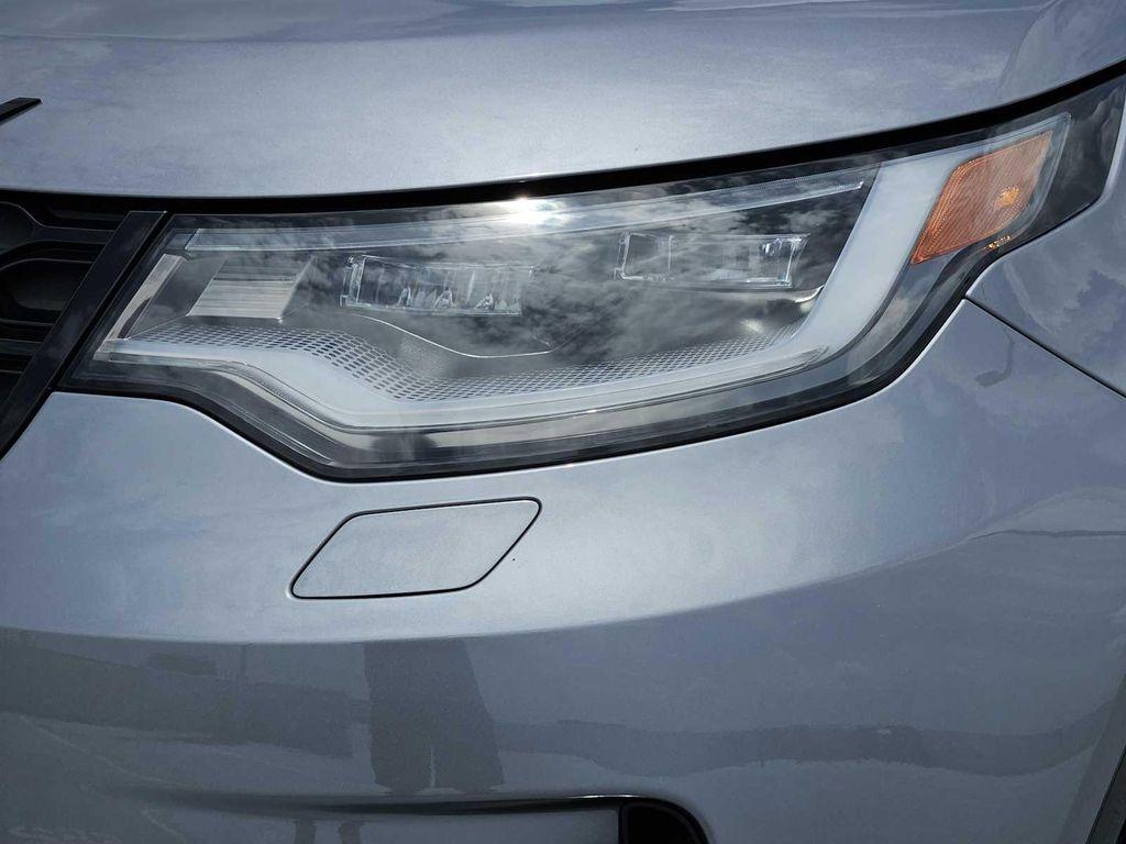 used 2024 Land Rover Discovery car, priced at $58,990