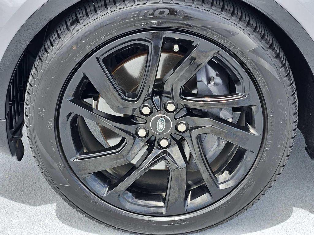 used 2024 Land Rover Discovery car, priced at $58,990
