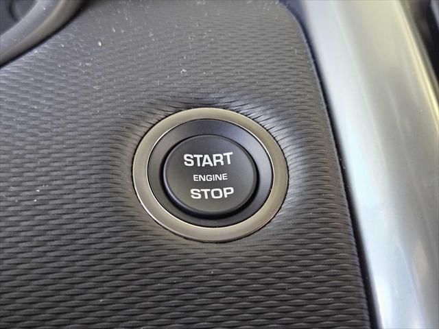 used 2025 Land Rover Discovery car, priced at $79,990