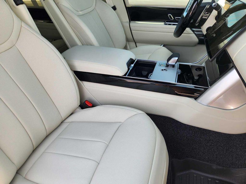 new 2025 Land Rover Range Rover car, priced at $159,605