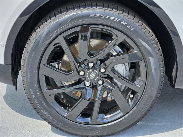 new 2025 Land Rover Discovery car, priced at $73,568
