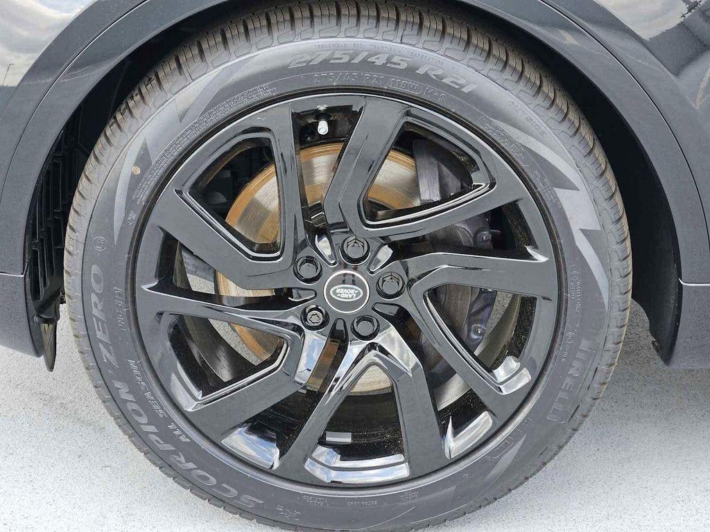 new 2025 Land Rover Discovery car, priced at $79,928