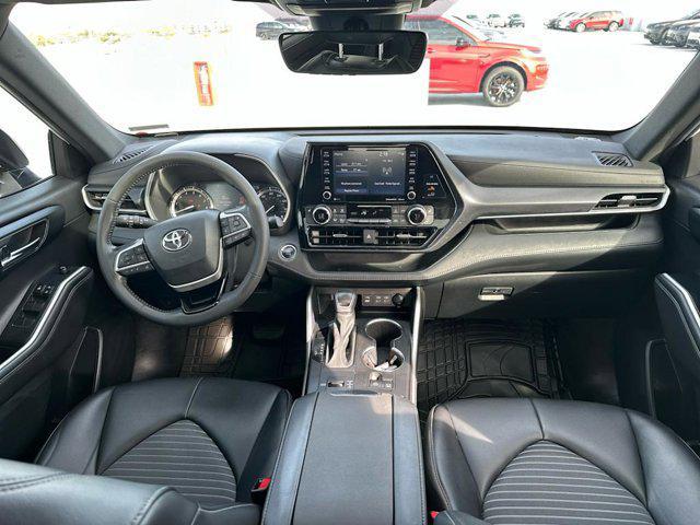 used 2022 Toyota Highlander car, priced at $32,990