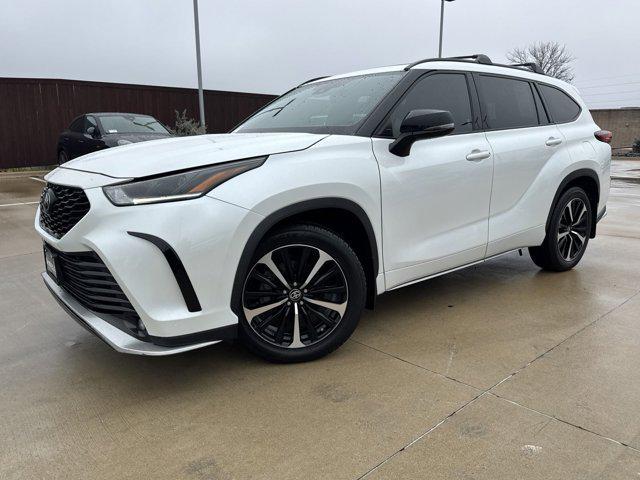 used 2022 Toyota Highlander car, priced at $30,990