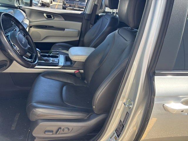 used 2023 Kia Carnival car, priced at $31,790