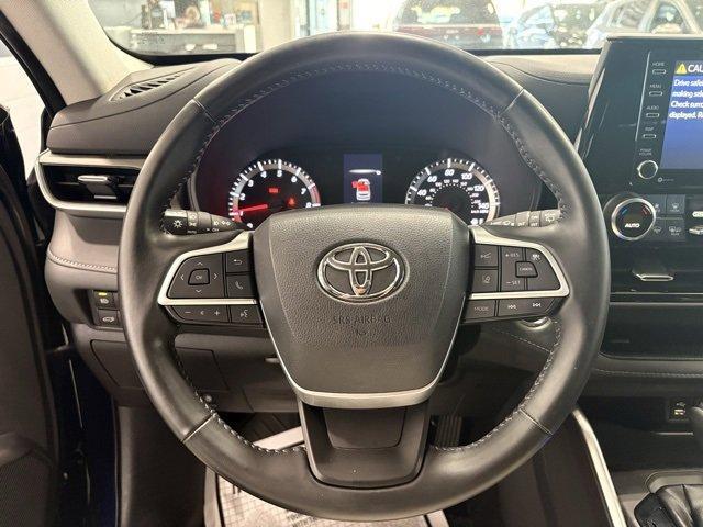 used 2022 Toyota Highlander car, priced at $33,993