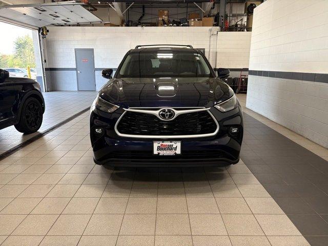 used 2022 Toyota Highlander car, priced at $33,993