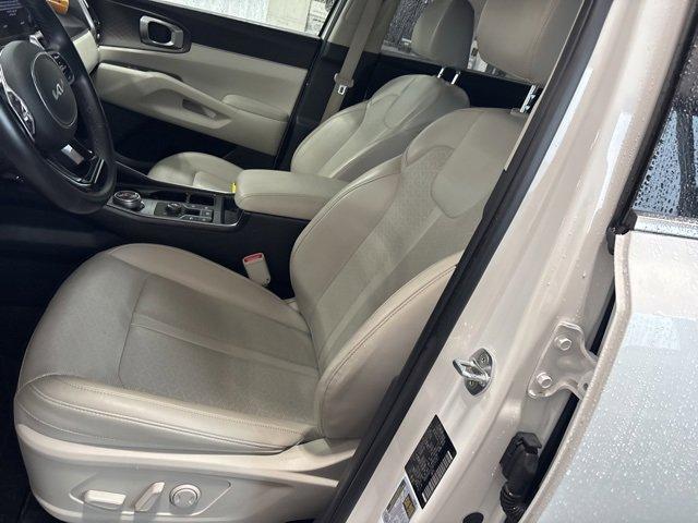 used 2022 Kia Sorento Hybrid car, priced at $26,990
