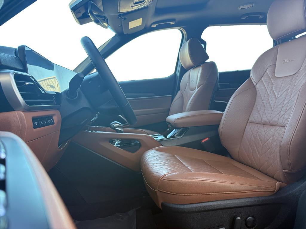 used 2025 Kia Telluride car, priced at $44,391