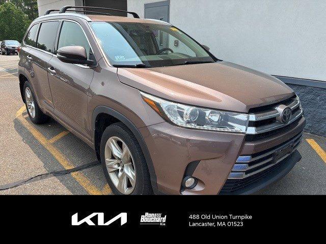 used 2018 Toyota Highlander car, priced at $26,490