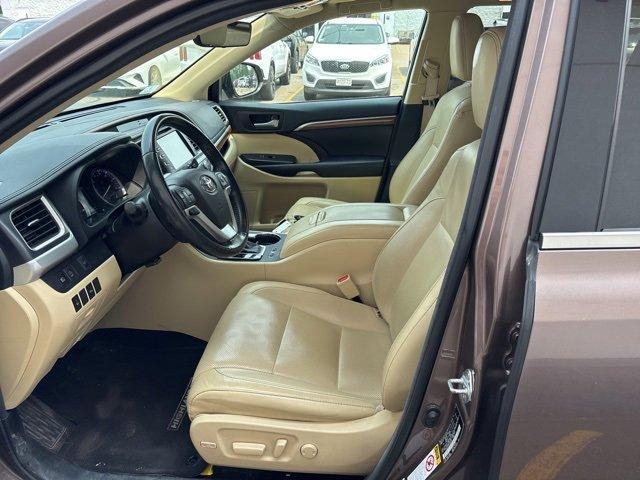 used 2018 Toyota Highlander car, priced at $26,490