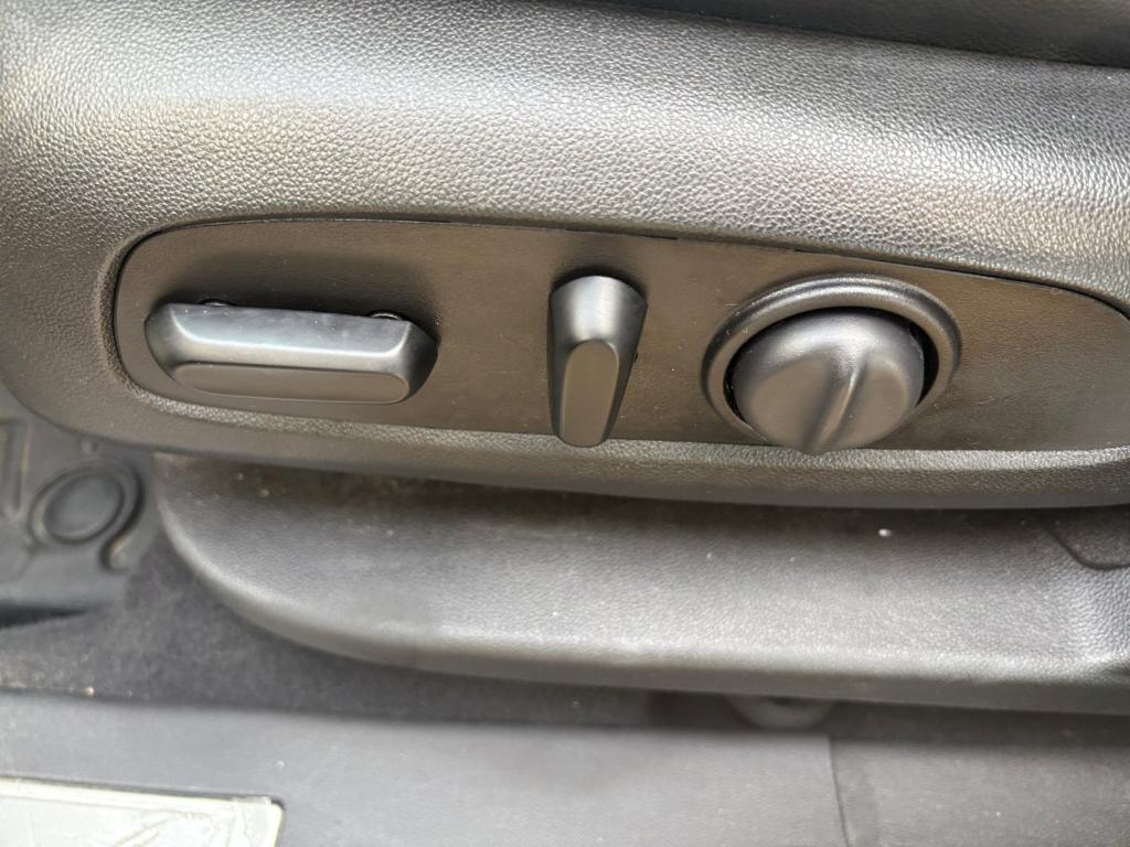 used 2021 Chevrolet Equinox car, priced at $17,492