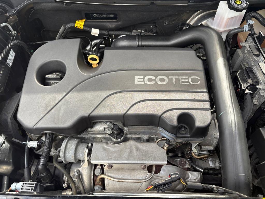 used 2021 Chevrolet Equinox car, priced at $17,492