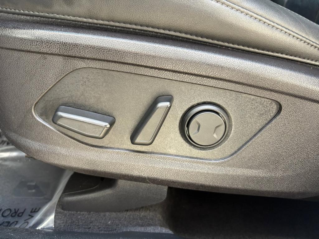 used 2022 Kia Sorento car, priced at $29,456