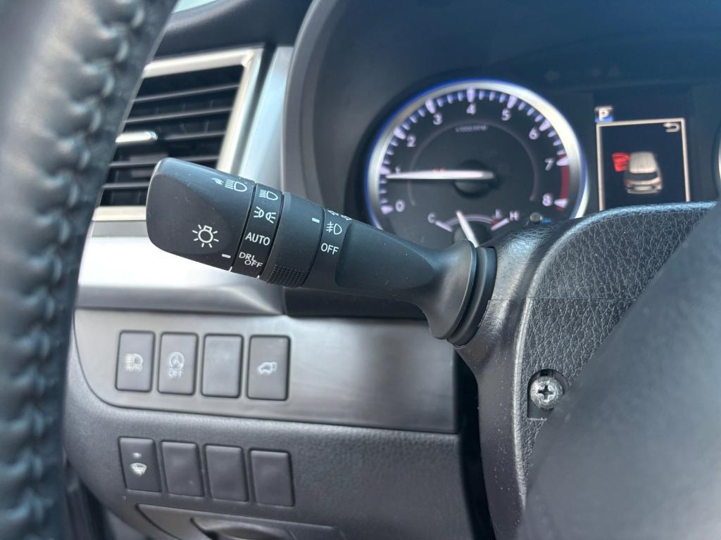 used 2019 Toyota Highlander car, priced at $24,293