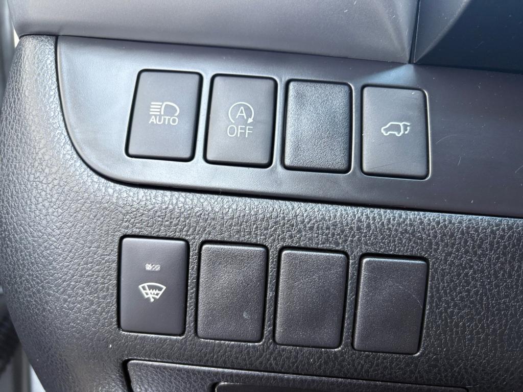 used 2019 Toyota Highlander car, priced at $24,293