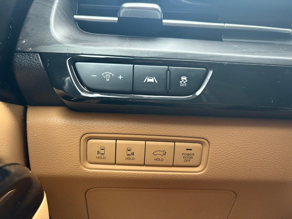 used 2023 Kia Carnival car, priced at $35,891