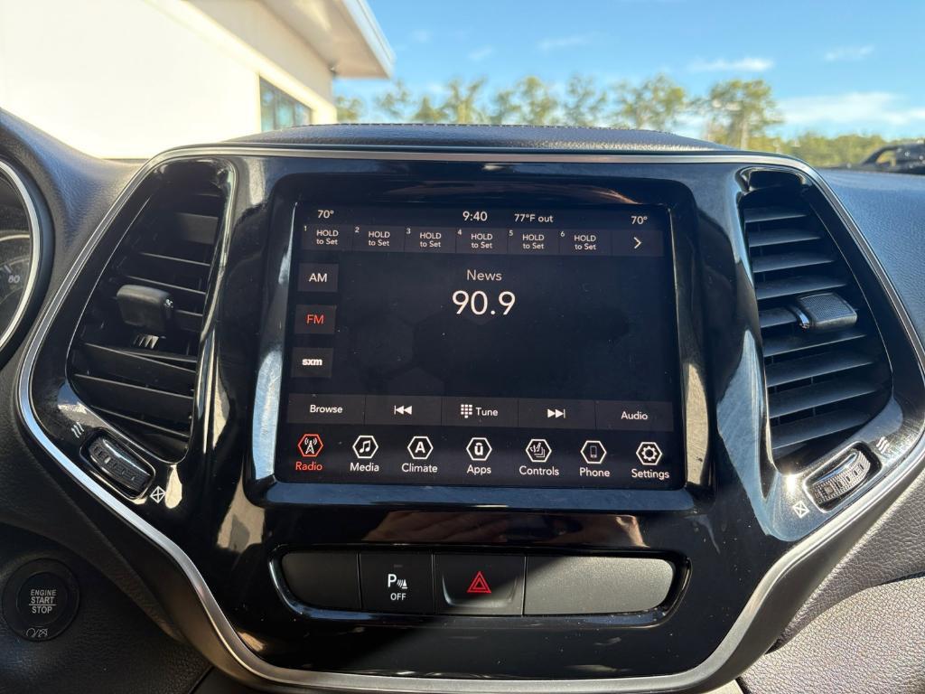 used 2019 Jeep Cherokee car, priced at $15,294