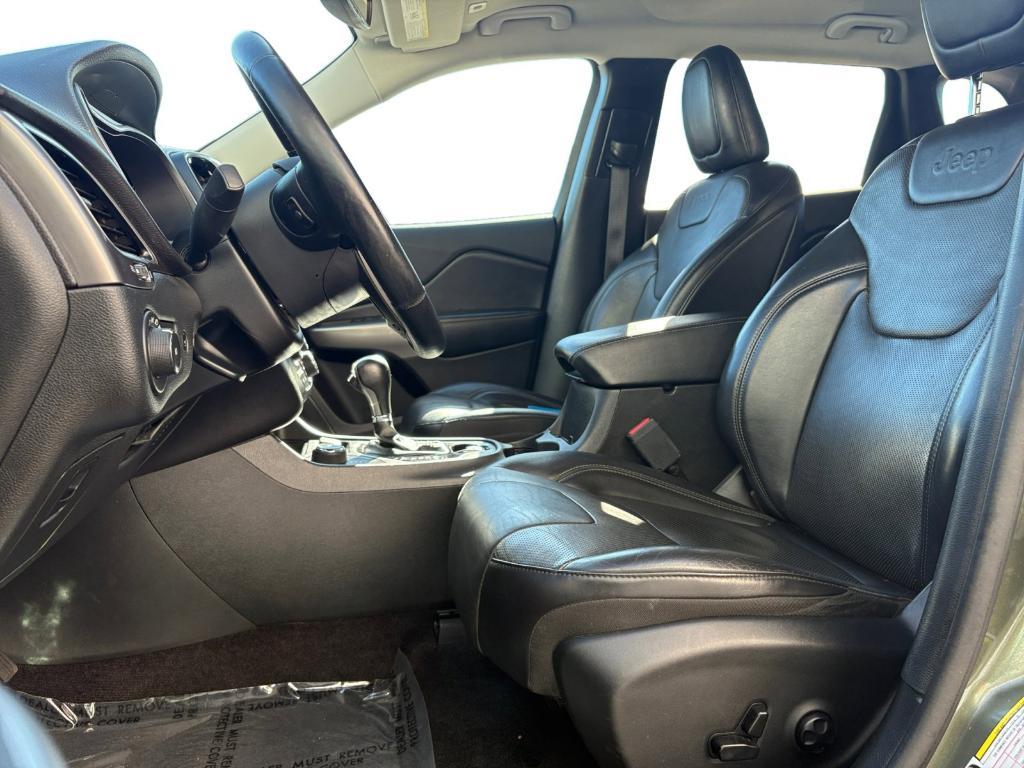 used 2019 Jeep Cherokee car, priced at $15,294