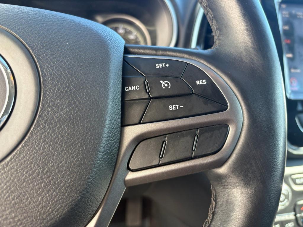 used 2019 Jeep Cherokee car, priced at $15,294