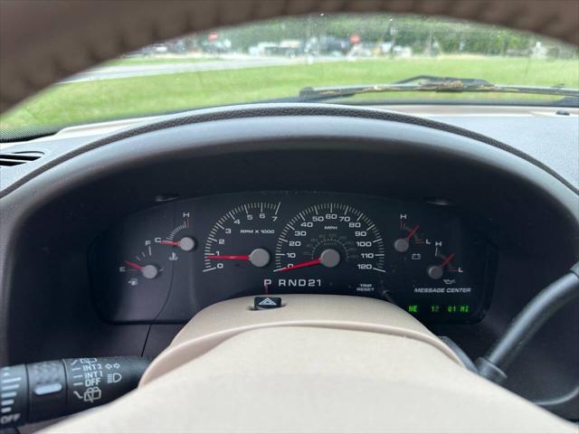 used 2003 Ford Expedition car, priced at $9,000