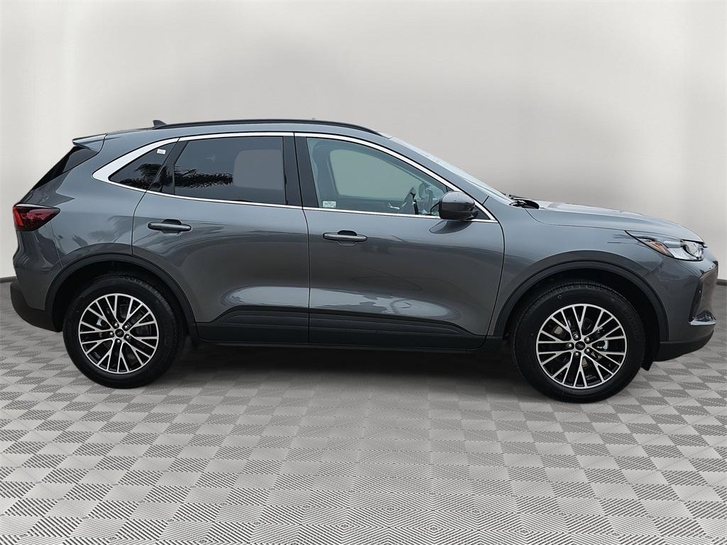 new 2025 Ford Escape car, priced at $33,395